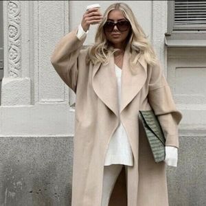 Zara Oversized Trendy Coat Cream Tan